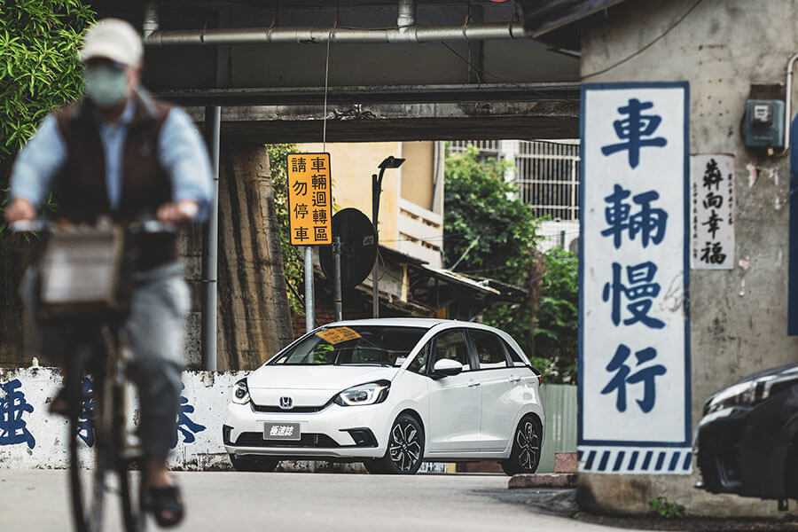 管他油幾分、電幾趴，看過小說都知道天雷雙劍要合璧才最強。