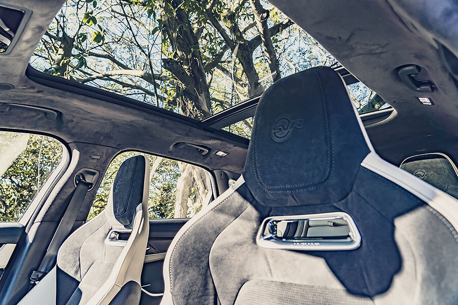 車未到、聲先到。