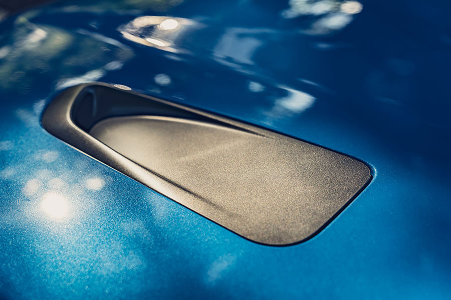 車未到、聲先到。