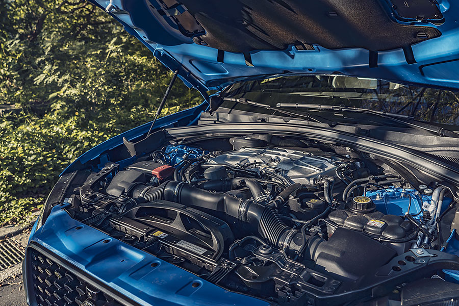 車未到、聲先到。