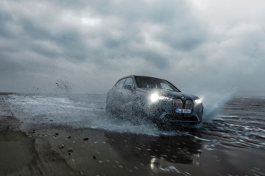 在正宗XM問世之前,這是你所能找到最過癮的寶馬電動休旅!