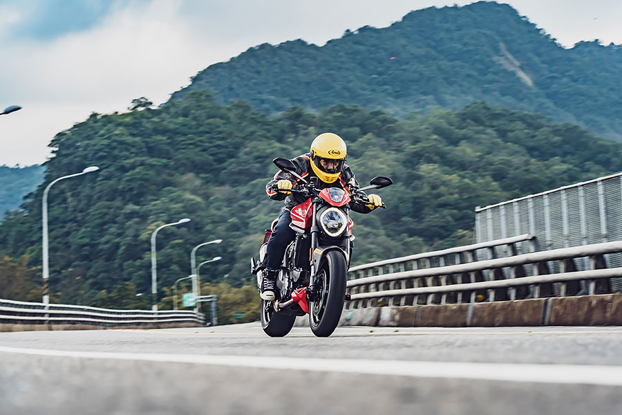 創新的過程都會帶有一些衝突，你看看這次的New Monster 937，衝突性多麼高啊……