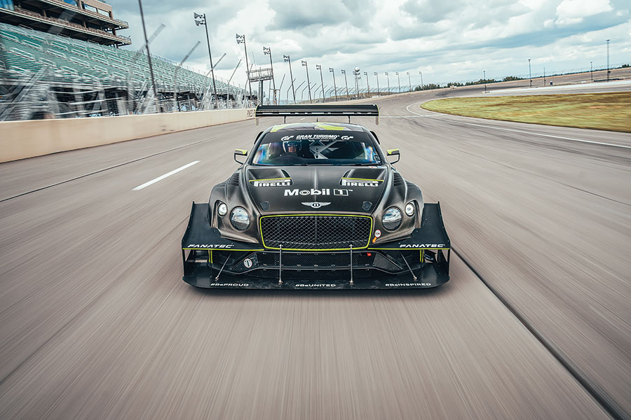 身在現場觀看賓利挑戰派克峰幕後情況,然後親身一試這個非常霸道的GT3挑戰者有多少斤兩,心血少一點也吃不消……