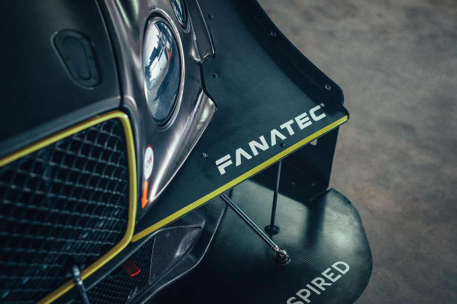 身在現場觀看賓利挑戰派克峰幕後情況,然後親身一試這個非常霸道的GT3挑戰者有多少斤兩,心血少一點也吃不消……