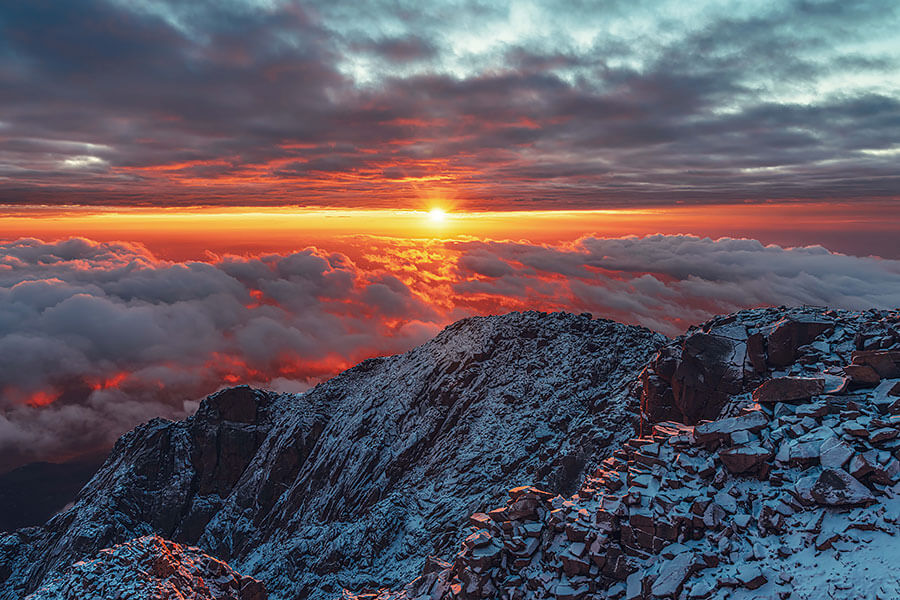 身在現場觀看賓利挑戰派克峰幕後情況,然後親身一試這個非常霸道的GT3挑戰者有多少斤兩,心血少一點也吃不消……