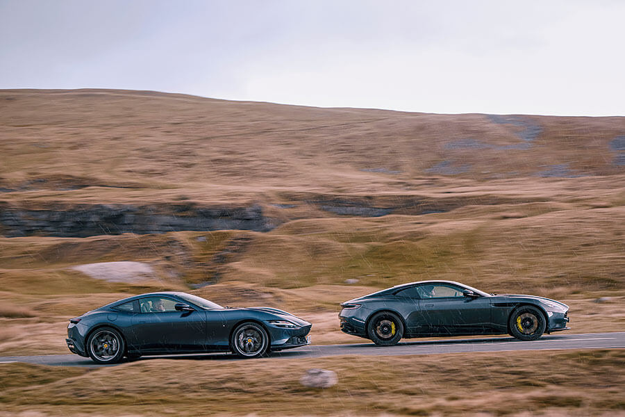 藍天白雲,壯闊公路,四部GT任君嘗,一馬當先的Roma以較為悠哉游哉的手法演繹法拉利秘笈,此之謂……