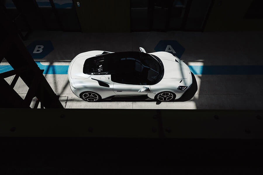 瑪莎拉蒂東山再起的路途迂迴曲折,作為新型MC20的測試路線再好不過。