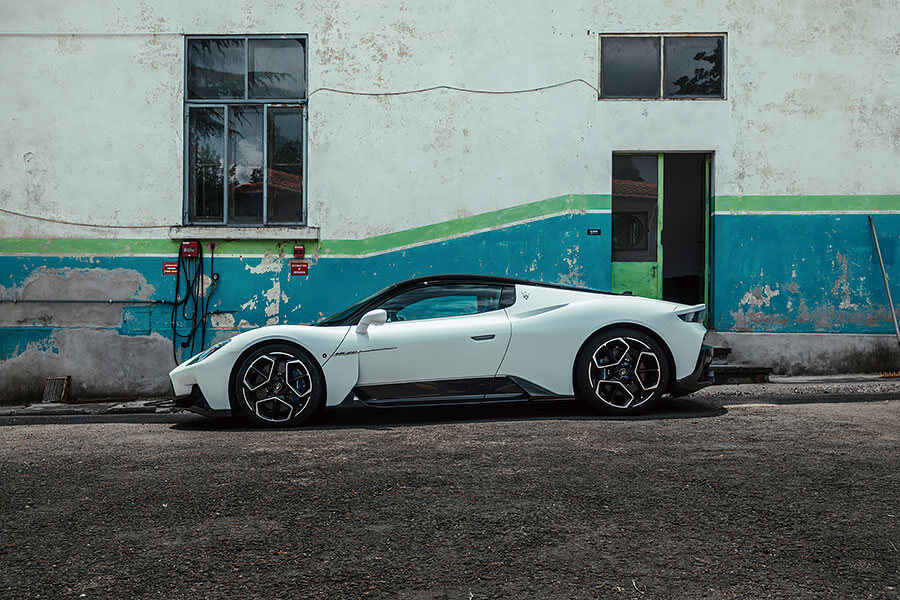 瑪莎拉蒂東山再起的路途迂迴曲折,作為新型MC20的測試路線再好不過。