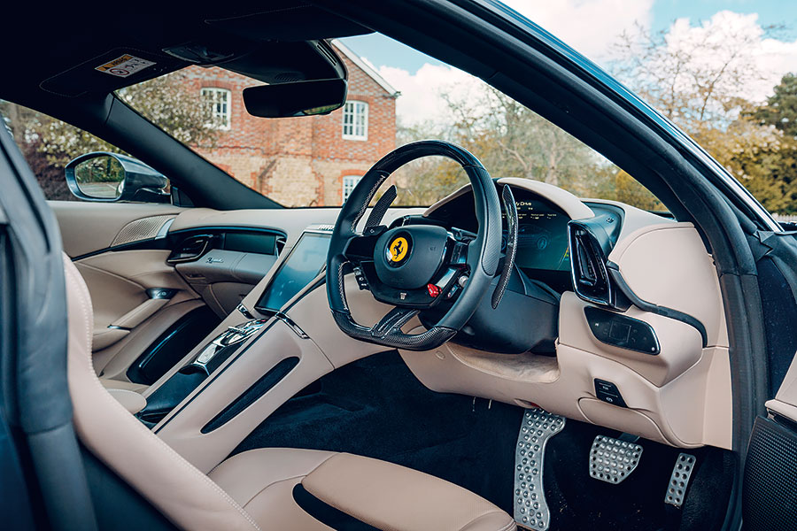 四座V8並非法拉利常見，所以安排最初和最新鮮的四座V8法拉利聚一聚似乎是非常順理成章的一回事。