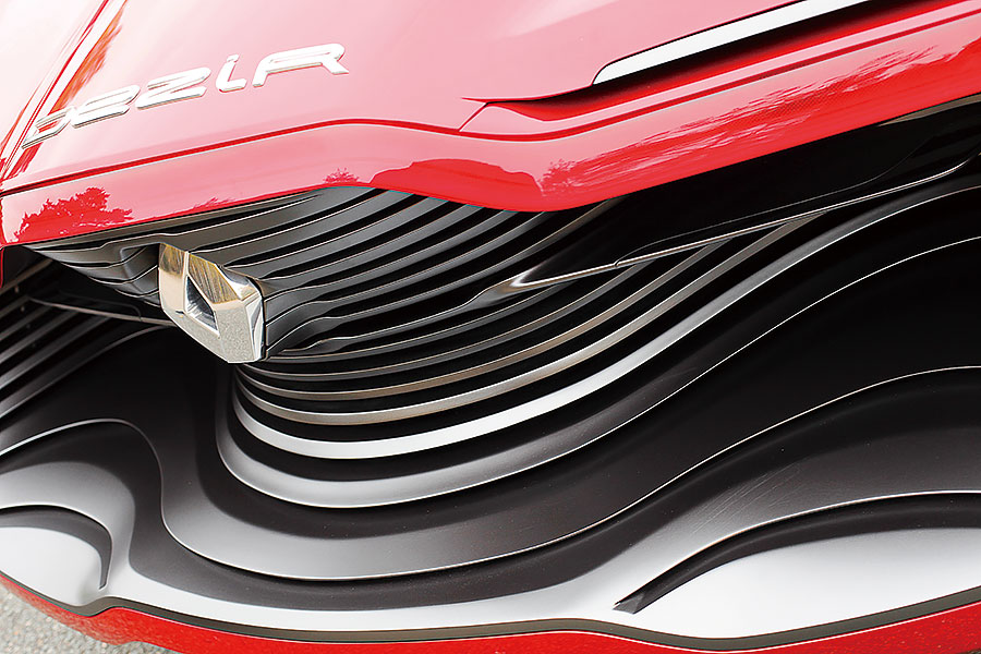 從最風光傑作,至到最慘淡低潮,這裡備妥你想知道的一切,以及許多你未曾注意的雷諾逸聞軼事。