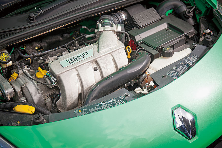 從最風光傑作,至到最慘淡低潮,這裡備妥你想知道的一切,以及許多你未曾注意的雷諾逸聞軼事。