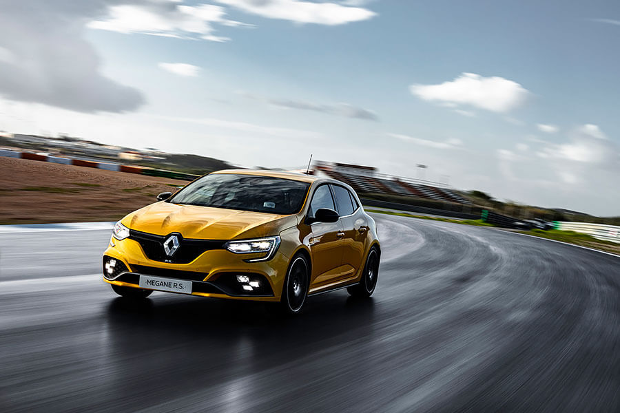 從最風光傑作,至到最慘淡低潮,這裡備妥你想知道的一切,以及許多你未曾注意的雷諾逸聞軼事。