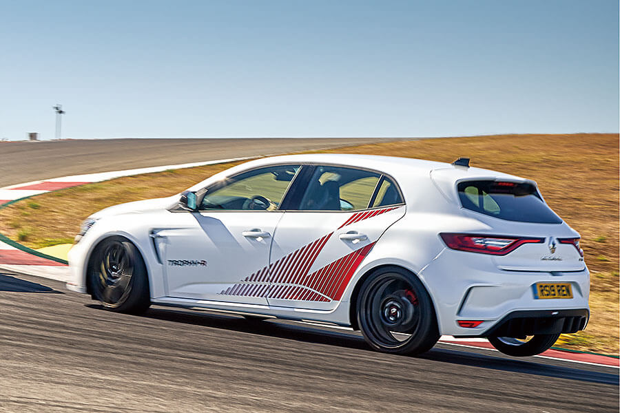 從最風光傑作,至到最慘淡低潮,這裡備妥你想知道的一切,以及許多你未曾注意的雷諾逸聞軼事。