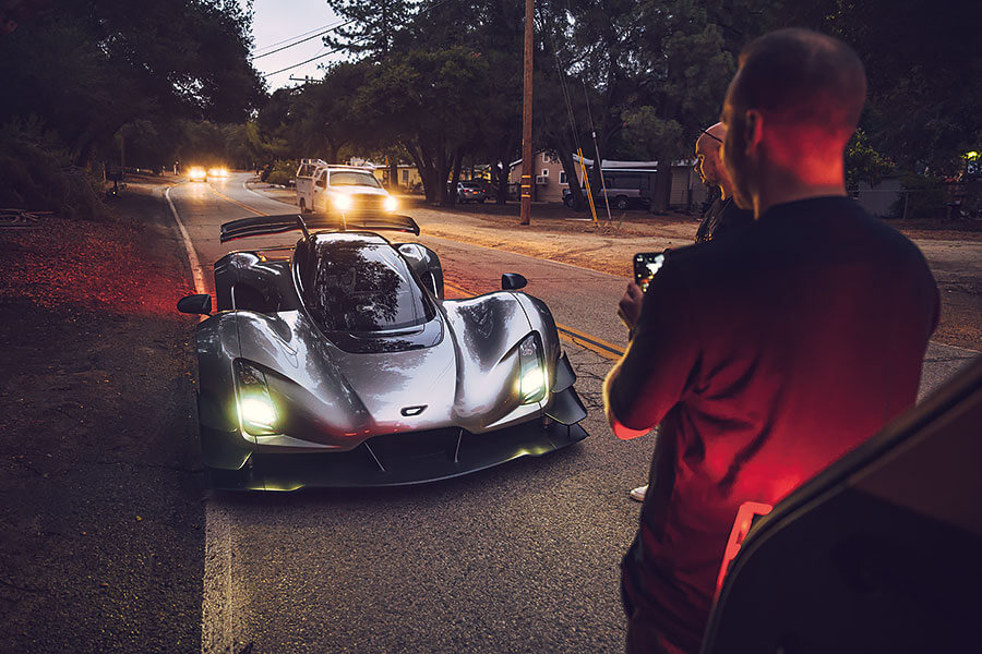 此乃Czinger 21C,與Laguna Seca單圈紀錄大有淵源的3D列印頂級超跑。TG在此搶先測試其最初原型,大家準備起飛吧!