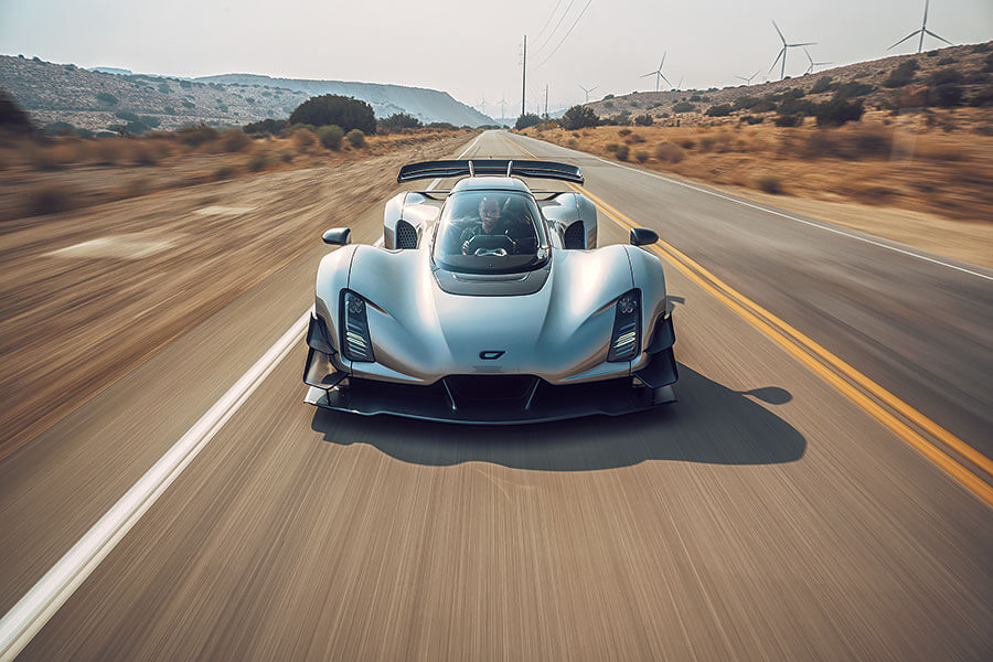 此乃Czinger 21C,與Laguna Seca單圈紀錄大有淵源的3D列印頂級超跑。TG在此搶先測試其最初原型,大家準備起飛吧!