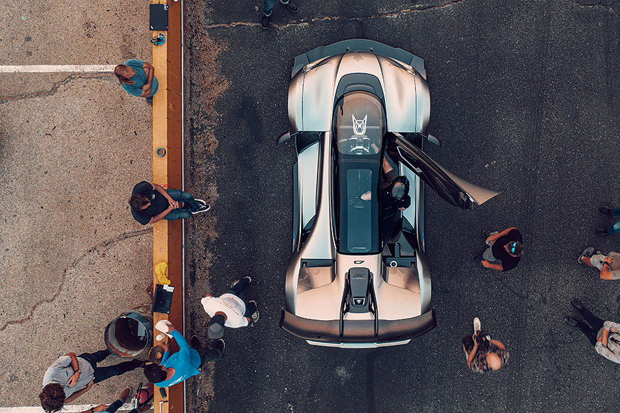 此乃Czinger 21C,與Laguna Seca單圈紀錄大有淵源的3D列印頂級超跑。TG在此搶先測試其最初原型,大家準備起飛吧!