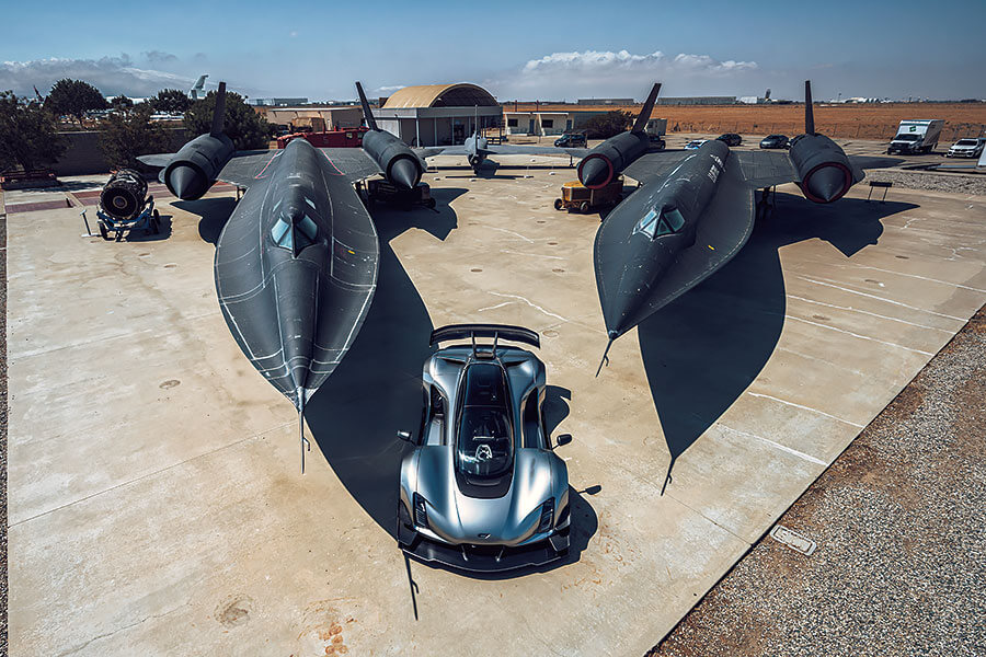 此乃Czinger 21C,與Laguna Seca單圈紀錄大有淵源的3D列印頂級超跑。TG在此搶先測試其最初原型,大家準備起飛吧!