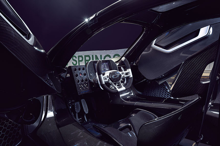 此乃Czinger 21C，與Laguna Seca單圈紀錄大有淵源的3D列印頂級超跑。TG在此搶先測試其最初原型，大家準備起飛吧！