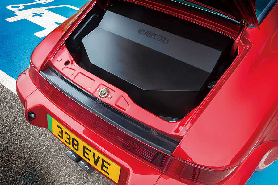 怎樣做才能把現代經典汽車電氣化,如同炸排骨簡單又好吃,同時無損成其偉業的魔法呢?問問Everrati吧。