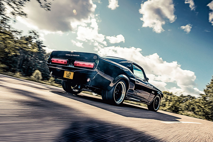 怎樣做才能把現代經典汽車電氣化,如同炸排骨簡單又好吃,同時無損成其偉業的魔法呢?問問Everrati吧。