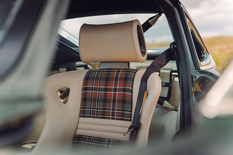 Singer的DLS計劃只在乎一件事 ——打造十全十美的氣冷911。他們是否會不經意間順便打造出十全十美的汽車呢?