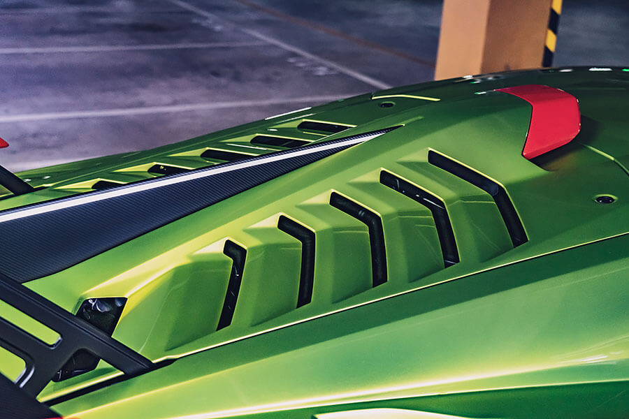 小牛在超跑界素以兇狠著稱，這次Huracan STO的狠勁更是前所未見，試問怎能不打起十分精神……。